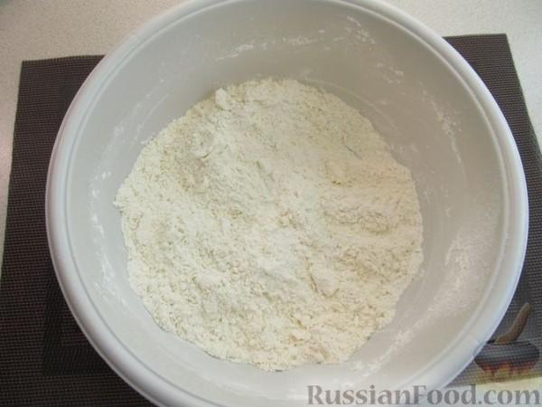 Сочники с творогом и изюмом