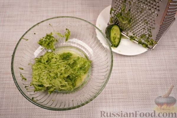 Запечённые баклажаны с помидорами и сыром