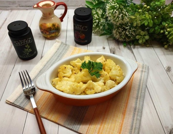 Цветная капуста с яйцом и сыром в духовке
