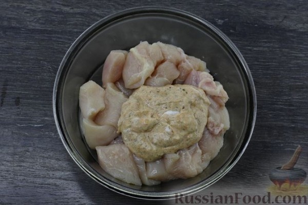 Куриные шашлычки в чесночно-йогуртовом соусе