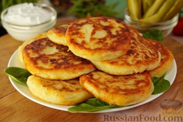 Картофельные котлеты с творогом, сыром и зеленью