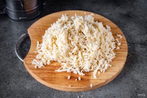 Песочный пирог с творогом и клубничным джемом