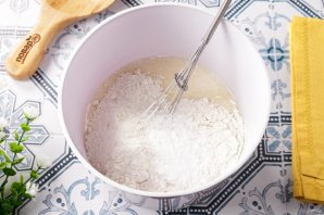 Шарлотка с яблоками в аэрогриле