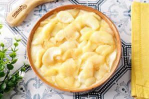 Шарлотка с яблоками в аэрогриле