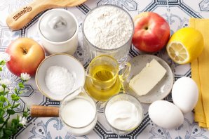 Шарлотка с яблоками в аэрогриле