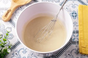 Шарлотка с яблоками в аэрогриле