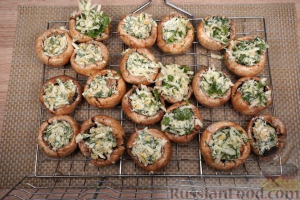 Шампиньоны с сырной начинкой (на мангале)