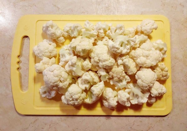 Цветная капуста с яйцом и сыром в духовке