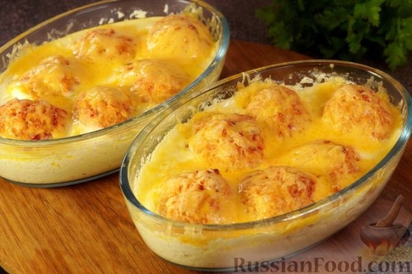 Запечённые яйца, фаршированные ветчиной