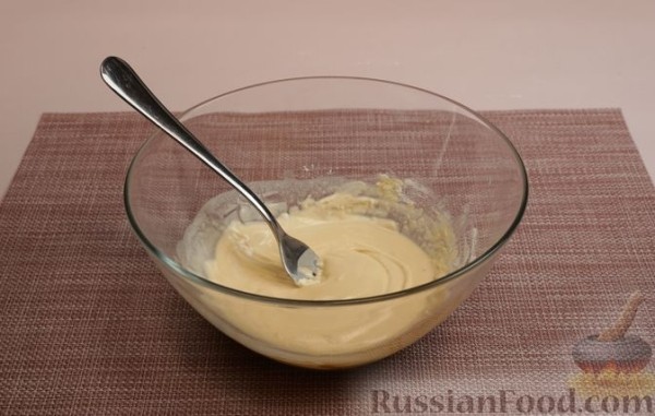 Отбивные из куриного филе в кляре с соевым соусом и сметаной