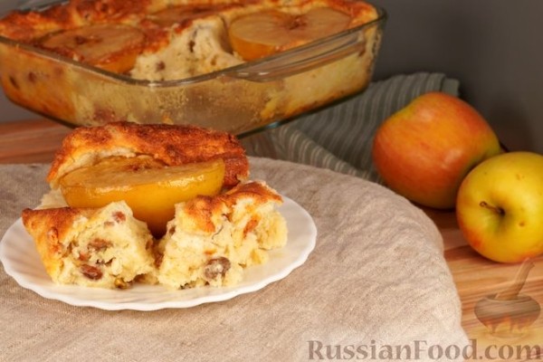 Манное суфле с яблоками и изюмом