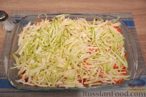 Запеканка со свёклой, капустой, горошком и сельдереем