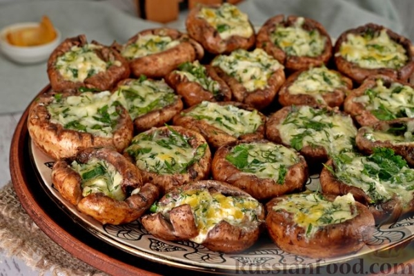 Шампиньоны с сырной начинкой (на мангале)