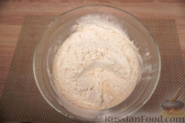 Дрожжевые оладьи с яблоками