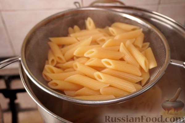Пастицио (запеканка из макарон с фаршем и сыром, под соусом бешамель)