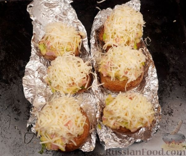 Запечённый картофель, фаршированный ветчиной и сыром