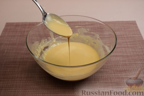 Отбивные из куриного филе в кляре с соевым соусом и сметаной