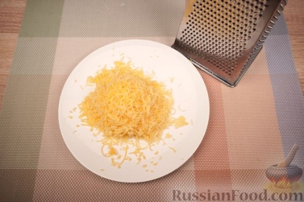 Запечённые яйца, фаршированные ветчиной