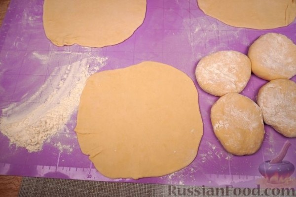 Плацинды с творогом и зеленью