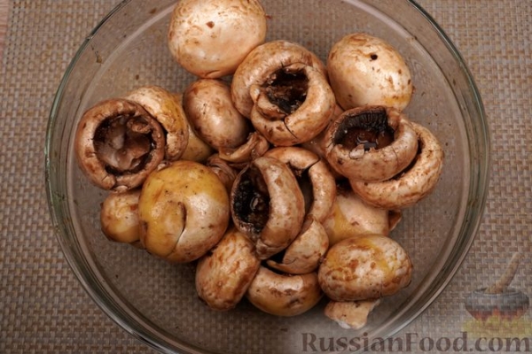 Шампиньоны с сырной начинкой (на мангале)