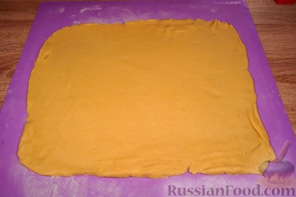 Песочный рулет с ореховой начинкой