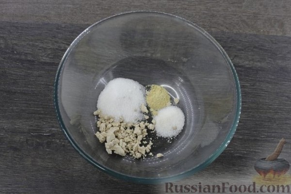 Пасхальный кулич "Кролик" с миндалём и цукатами