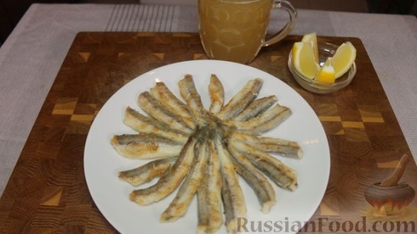 Жареная корюшка на сковороде