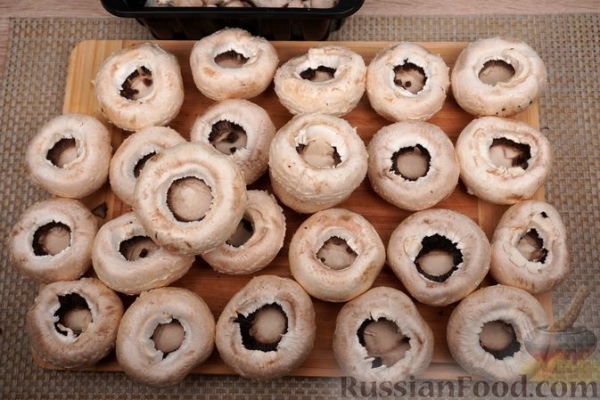 Шампиньоны с сырной начинкой (на мангале)