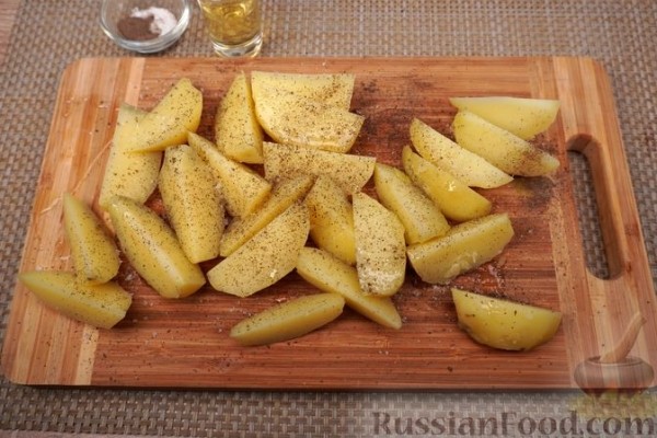 Скумбрия в горчично-сметанном маринаде, запечённая с картофелем