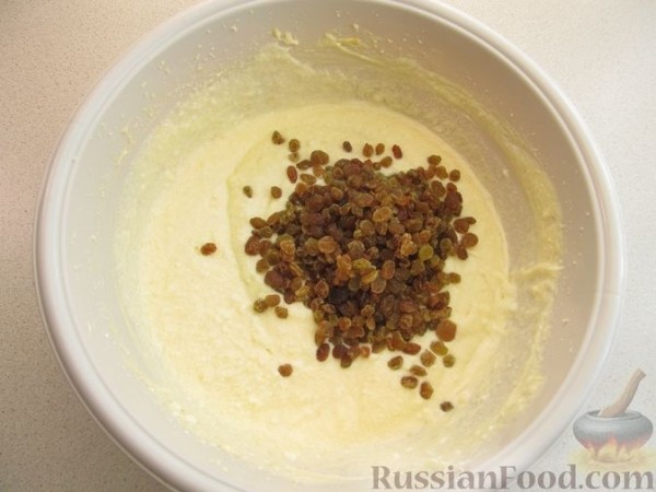 Творожные куличи с изюмом и цукатами