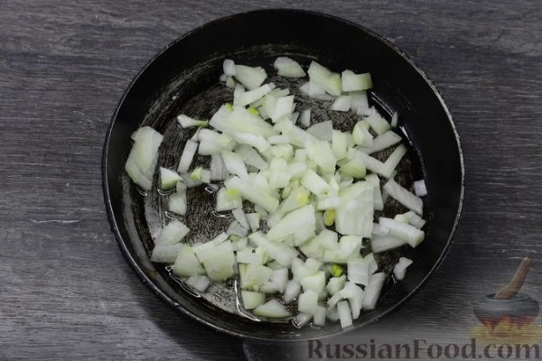 Треугольники из теста фило, с чечевицей
