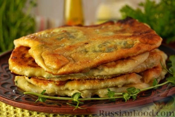 Плацинды с творогом и зеленью