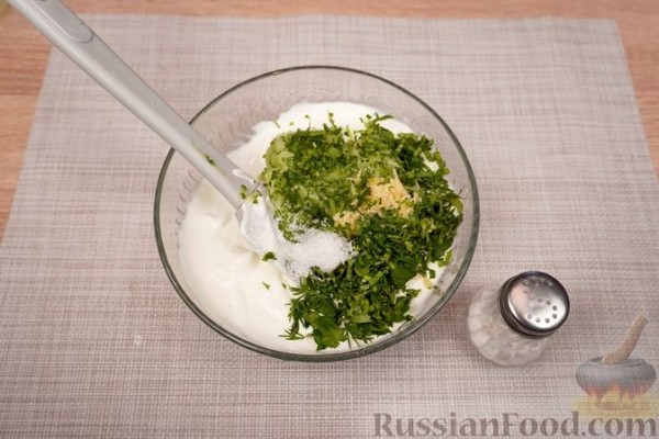 Запечённые баклажаны с помидорами и сыром
