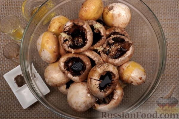 Шампиньоны с сырной начинкой (на мангале)