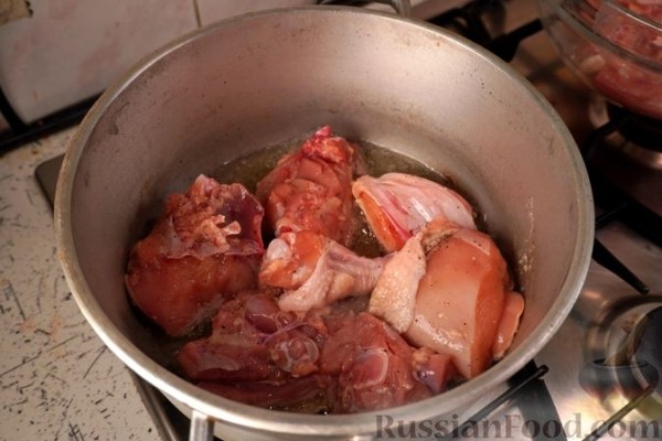 Кокорас красатос (петух, тушенный в вине)