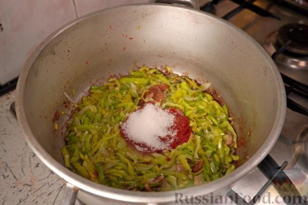 Кокорас красатос (петух, тушенный в вине)
