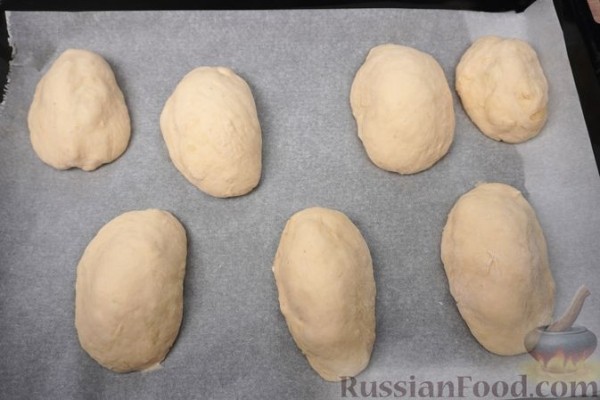 Картофельные булочки с яйцами, зеленью и сыром