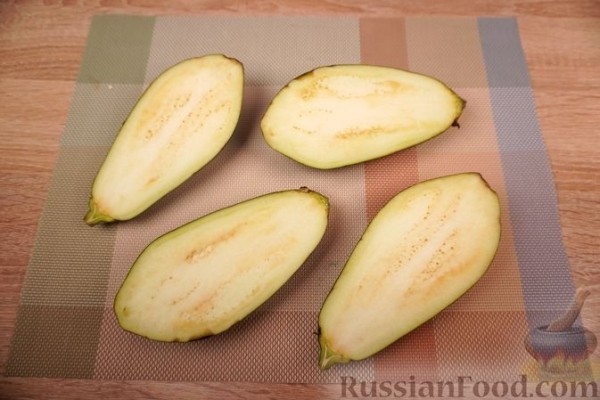 Мелидзанес папуцакья (фаршированные баклажаны)
