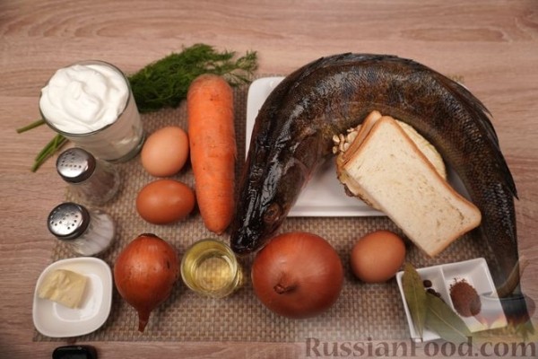 Рыбный суп с фрикадельками и сметаной