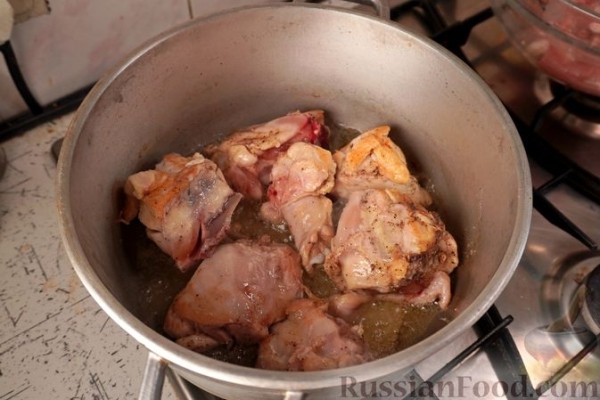Кокорас красатос (петух, тушенный в вине)