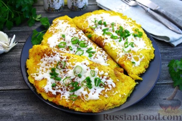 Картофельные драники с курицей, грибами и сыром