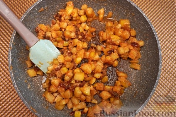 Булочки с яблоками и изюмом, из дрожжевого теста "Водолаз"