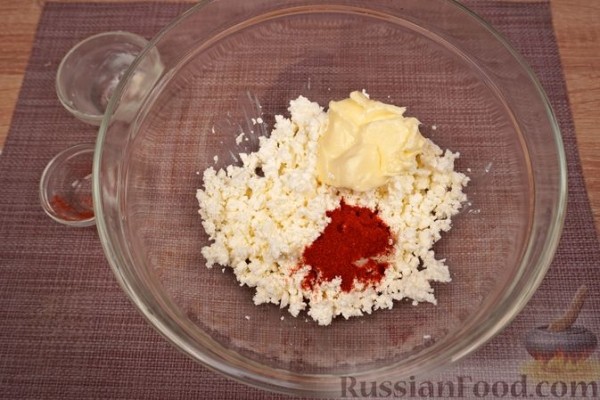 Хлебички (бутерброды с творожной намазкой, ветчиной и сыром)