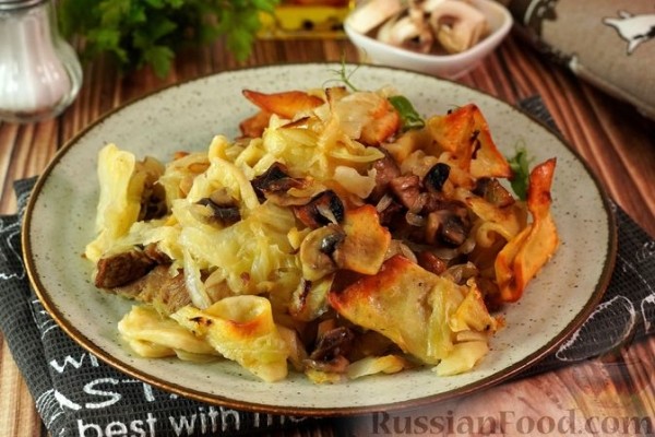 Лазанки, запечённые с капустой, мясом и грибами