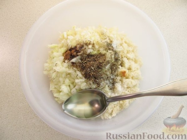Куриная печень, запечённая с луком