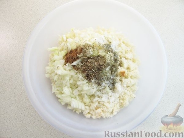 Куриная печень, запечённая с луком