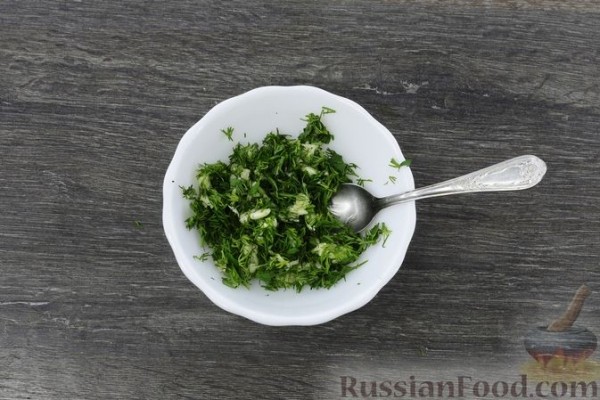 Жареная отварная молодая картошка с грибами и мёдом