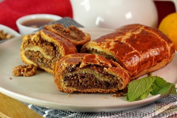 Венгерский рулет с орехами (Диош бейгли)