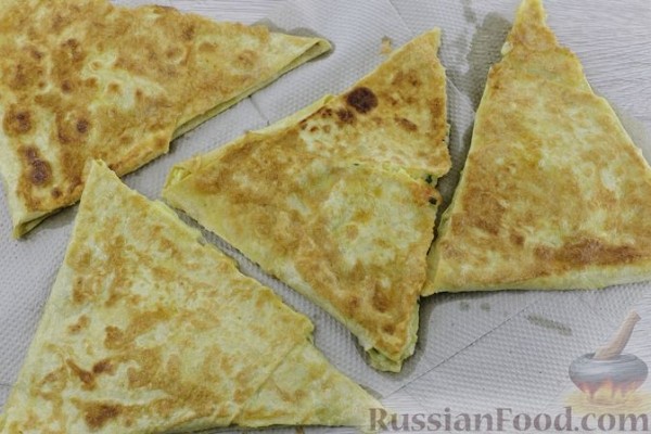 Конвертики из лаваша с сырной начинкой