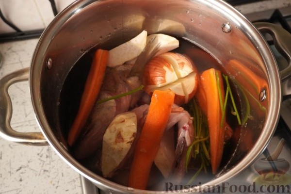 Рыбный суп с фрикадельками и сметаной